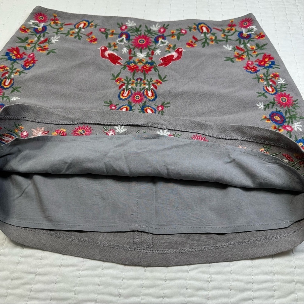 Altar'd State Gray Mini Skirt with Colorful Floral Embroidery Size L - Picture 9 of 15